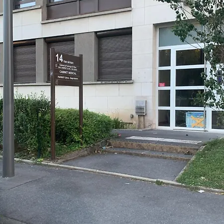 아파트 Centre-ville -au1er Etage Avec 2 - 6 Personnes