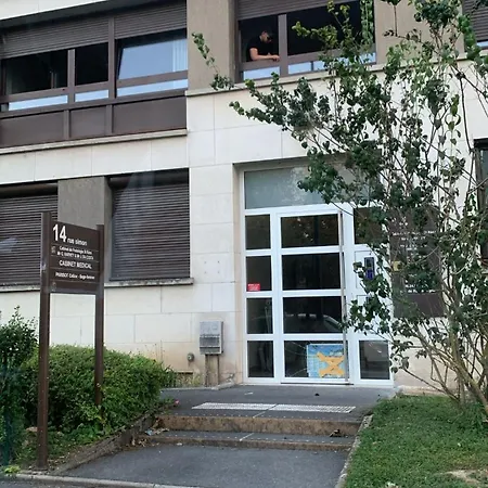 Centre-ville -au1er Etage Avec 2 - 6 Personnes شقة *