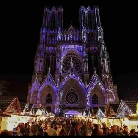 Centre-ville -au1er Etage Avec 2 - 6 Personnes * 랭스