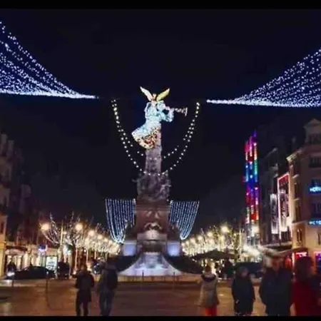 Centre-ville -au1er Etage Avec 2 - 6 Personnes 아파트