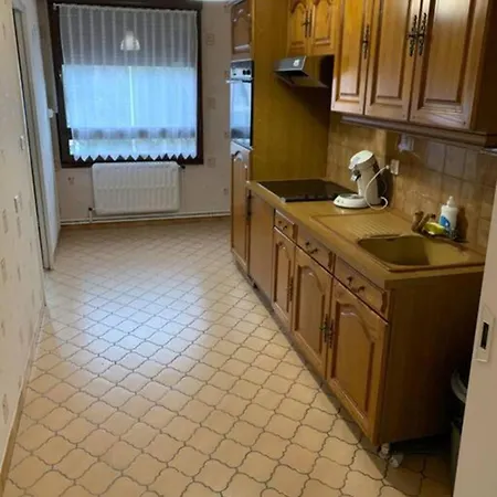 Centre-ville -au1er étage Avec 2 - 6 Personnes * Reims