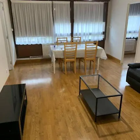 Centre-ville -au1er Etage Avec 2 - 6 Personnes شقة *