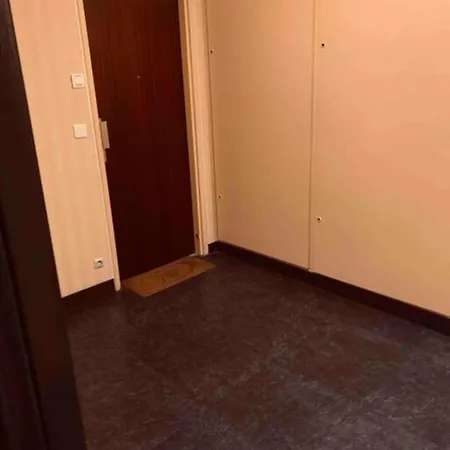 شقة Centre-ville -au1er Etage Avec 2 - 6 Personnes رانس