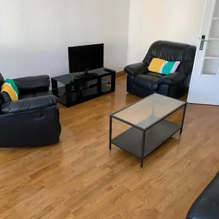 Centre-ville -au1er Etage Avec 2 - 6 Personnes 랭스