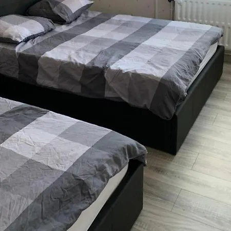 아파트 Centre-ville -au1er Etage Avec 2 - 6 Personnes *