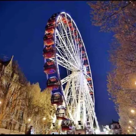 Centre-ville -au1er Etage Avec 2 - 6 Personnes 랭스