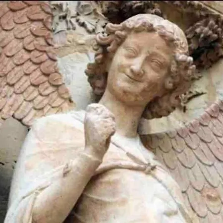 Centre-ville -au1er Etage Avec 2 - 6 Personnes * رانس