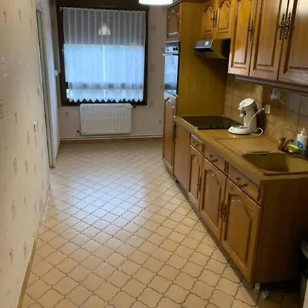 Centre-ville -au1er Etage Avec 2 - 6 Personnes * 랭스