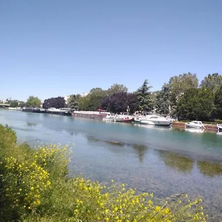 Centre-ville -au1er Etage Avec 2 - 6 Personnes 아파트